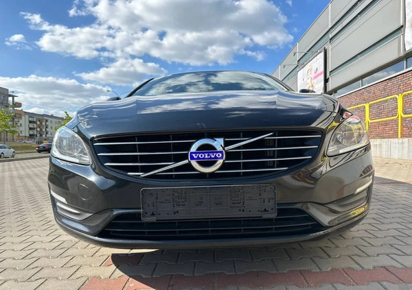 Volvo V60 cena 56900 przebieg: 107000, rok produkcji 2018 z Wysokie Mazowieckie małe 596